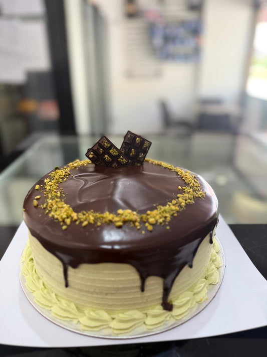 IS41 Eggless Dubai Chocolate (Kunafa) Cake